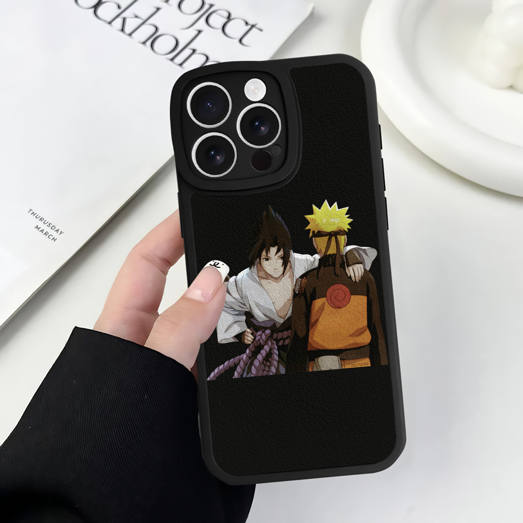 （画像用） NARUTO -ナルト- うちは サスケ Uchiha Sasuke 【iPhone 16シリーズ対応】シリコンスマホケース（レザー調） 材質：シリコン